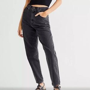 Levi’s Premium High Loose Taper Jeans size 26 washed black